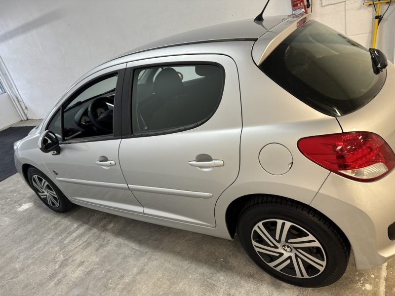 PEUGEOT 207 1.4 VTI 95  URBAN MOVE 2012