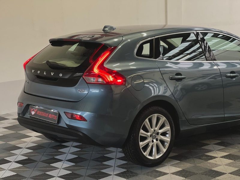 VOLVO V40 D2 115CH SUMMUM  