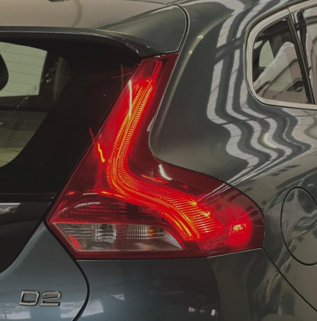 VOLVO V40 D2 115CH SUMMUM  