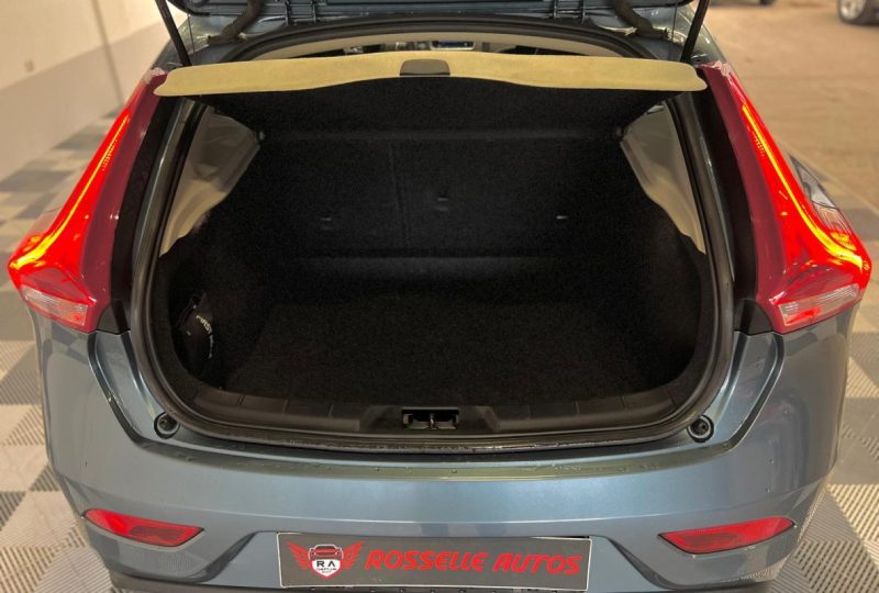 VOLVO V40 D2 115CH SUMMUM  