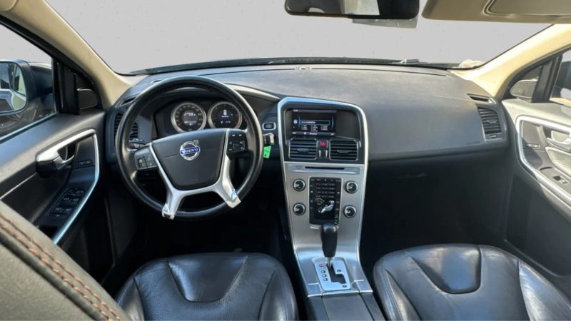 VOLVO XC60 D3 AWD 163 KINETIC GEARTRONIC 2012