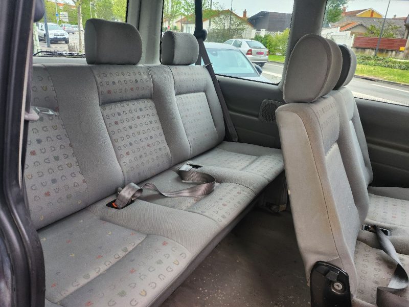 VOLKSWAGEN T4 CARAVELLE 2.5 TDI 105CH
