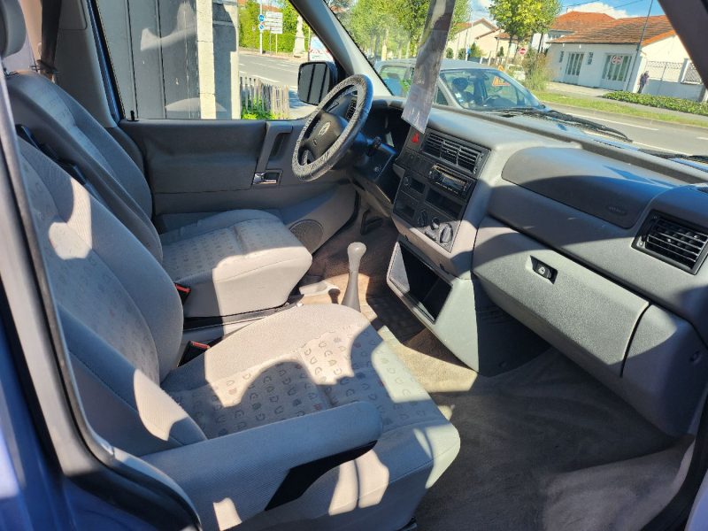 VOLKSWAGEN T4 CARAVELLE 2.5 TDI 105CH