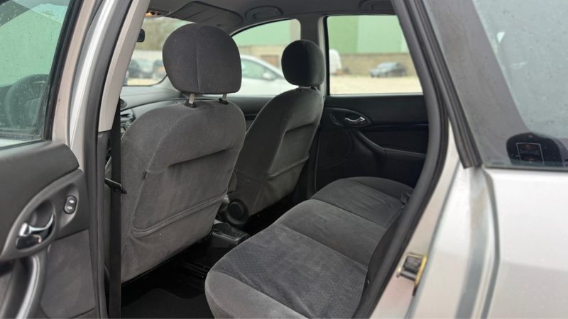 FORD FOCUS 1.8 16V GHIA  115 CV  2003
