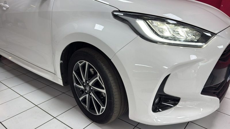 TOYOTA YARIS 4 BERLINE HYBRIDE 116cv DESIGN/1 ERE MAIN/TVA RECUPERABLE