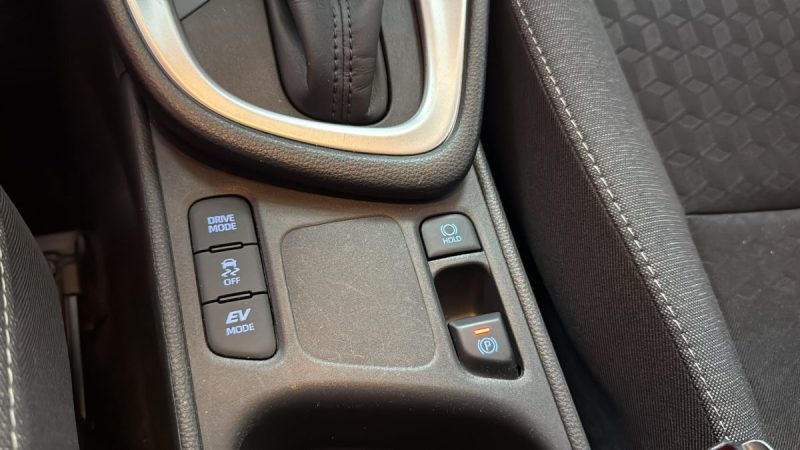 TOYOTA YARIS 4 BERLINE HYBRIDE 116cv DESIGN/1 ERE MAIN/TVA RECUPERABLE