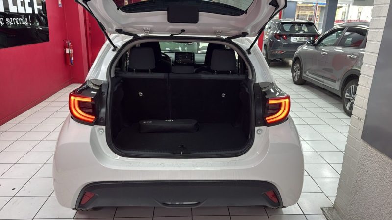 TOYOTA YARIS 4 BERLINE HYBRIDE 116cv DESIGN/1 ERE MAIN/TVA RECUPERABLE