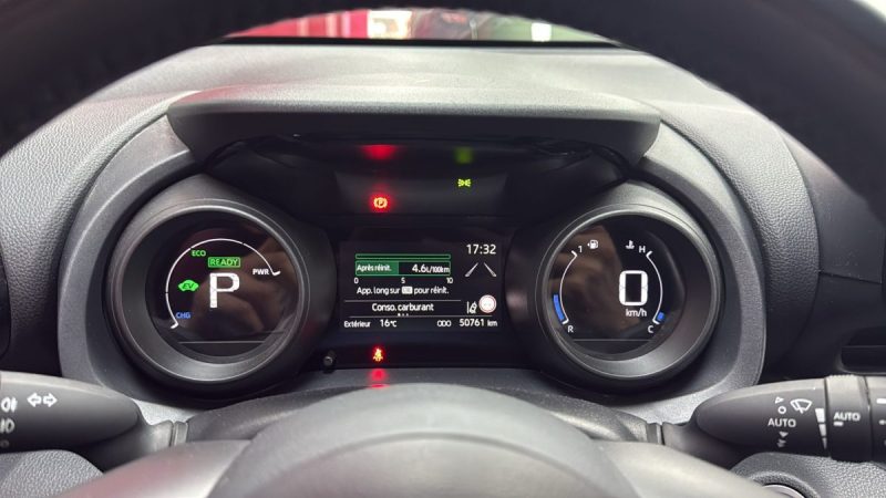 TOYOTA YARIS 4 BERLINE HYBRIDE 116cv DESIGN/1 ERE MAIN/TVA RECUPERABLE