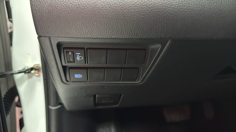 TOYOTA YARIS 4 BERLINE HYBRIDE 116cv DESIGN/1 ERE MAIN/TVA RECUPERABLE