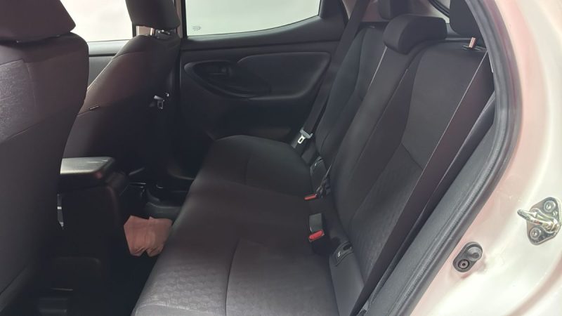 TOYOTA YARIS 4 BERLINE HYBRIDE 116cv DESIGN/1 ERE MAIN/TVA RECUPERABLE