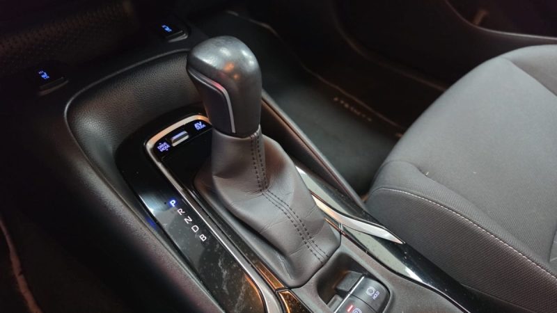 TOYOTA COROLLA BERLINE HYBRIDE 122cv DYNAMIC BUSINESS/1 ERE MAIN/TVA RECUPERABLE