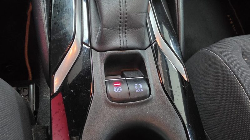 TOYOTA COROLLA BERLINE HYBRIDE 122cv DYNAMIC BUSINESS/1 ERE MAIN/TVA RECUPERABLE