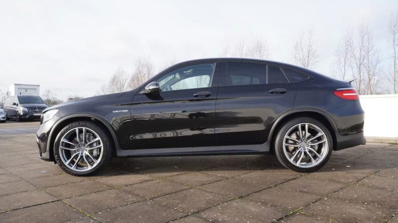 MERCEDES-AMG GLC COUPE 63 V8 BITURBO 4.0 4MATIC+ / PACK NIGHT / TOIT OUVRANT / 21" AMG