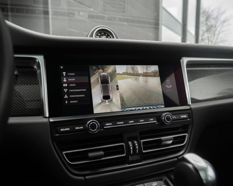 PORSCHE MACAN TURBO 2.9 V6 440CH / PACK SPORT CHRONO / BOSE / PNEUMATIQUE / PDLS / 21"