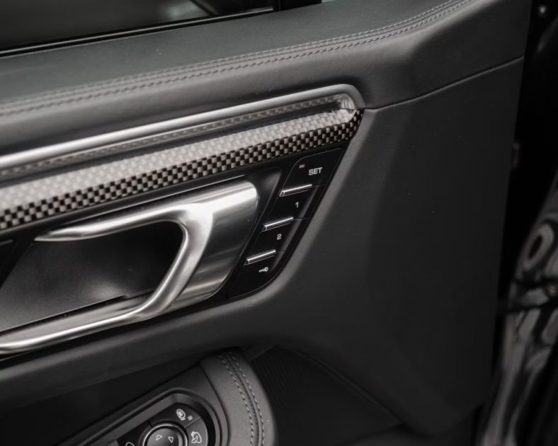 PORSCHE MACAN TURBO 2.9 V6 440CH / PACK SPORT CHRONO / BOSE / PNEUMATIQUE / PDLS / 21"