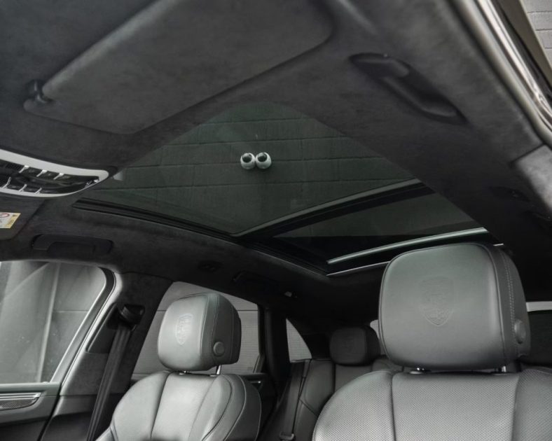 PORSCHE MACAN TURBO 2.9 V6 440CH / PACK SPORT CHRONO / BOSE / PNEUMATIQUE / PDLS / 21"