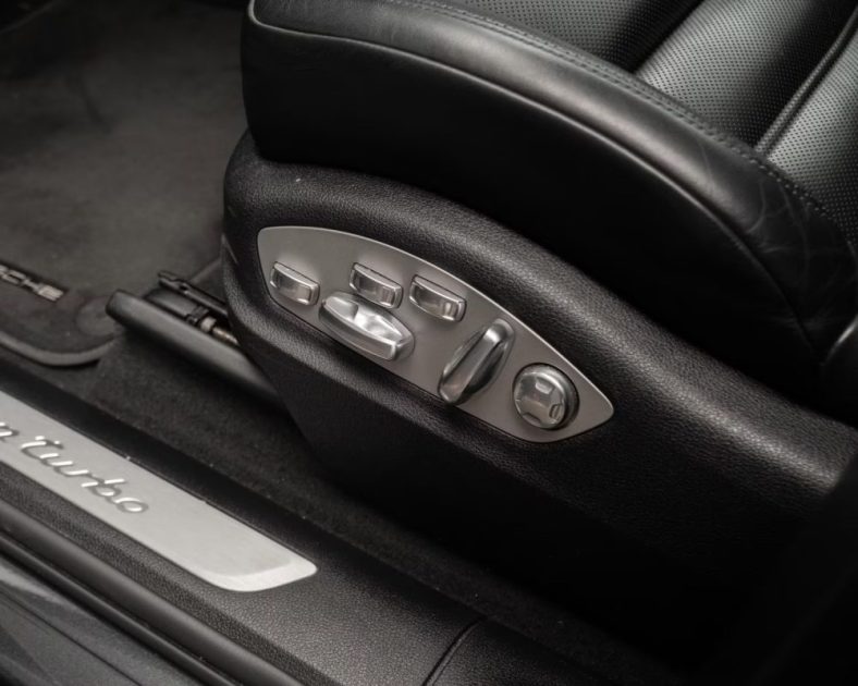 PORSCHE MACAN TURBO 2.9 V6 440CH / PACK SPORT CHRONO / BOSE / PNEUMATIQUE / PDLS / 21"