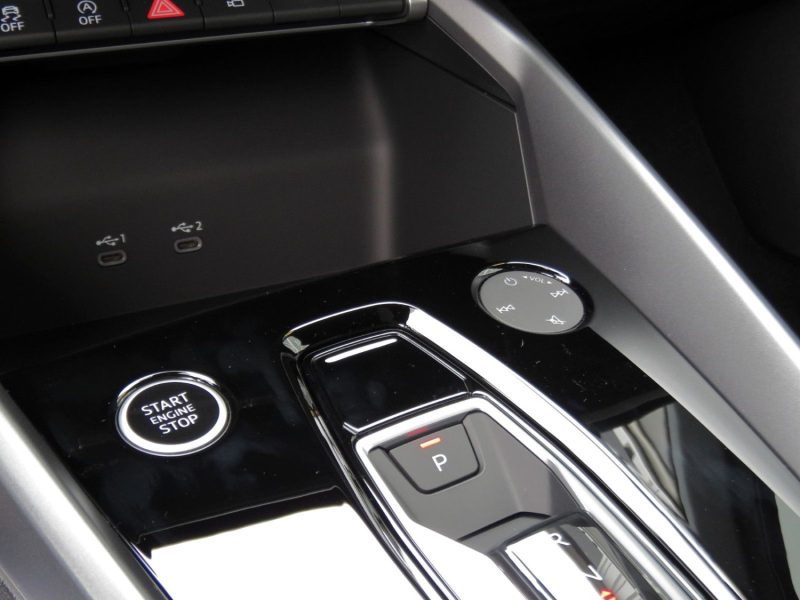 AUDI A3 SPORTBACK S-LINE 35 TFSI 150 CV PANO / SONOS / 360 ;  560€ PAR MOIS 