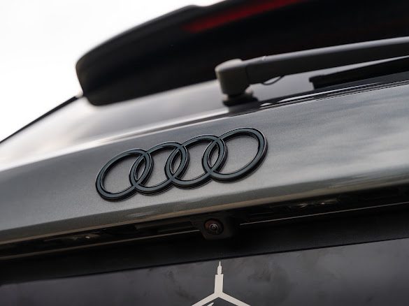 Audi a3 sportback s-line 35 tfsi 150 cv  GRIS DAYTONA pano / sonos / 360 ; 504 par mois