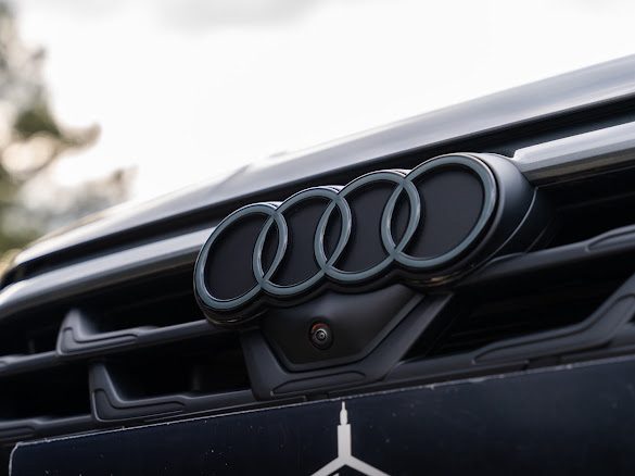 Audi a3 sportback s-line 35 tfsi 150 cv  GRIS DAYTONA pano / sonos / 360 ; 504 par mois
