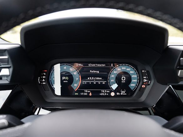 Audi a3 sportback s-line 35 tfsi 150 cv  GRIS DAYTONA pano / sonos / 360 ; 504 par mois