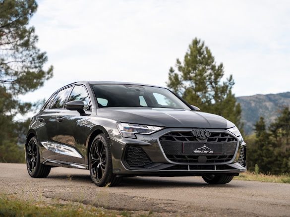Audi a3 sportback s-line 35 tfsi 150 cv  GRIS DAYTONA pano / sonos / 360 ; 504 par mois