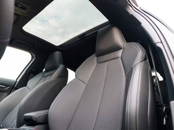 Audi a3 sportback s-line 35 tfsi 150 cv  GRIS DAYTONA pano / sonos / 360 ; 504 par mois