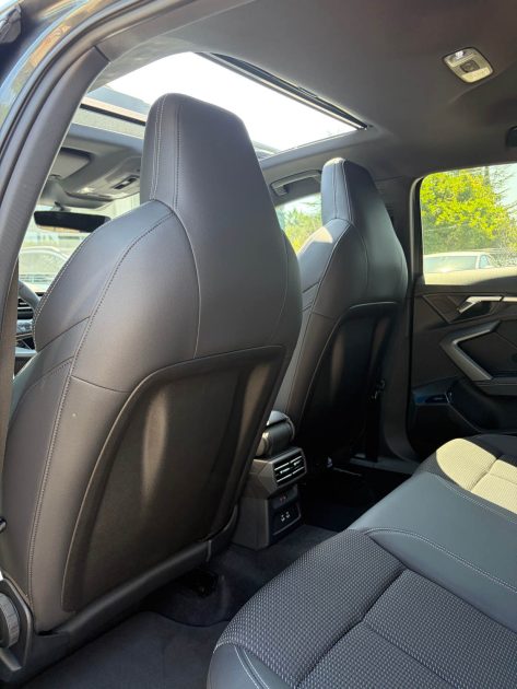 Audi a3 sportback s-line 35 tfsi 150 cv  GRIS DAYTONA pano / sonos / 360 ; 560 par mois
