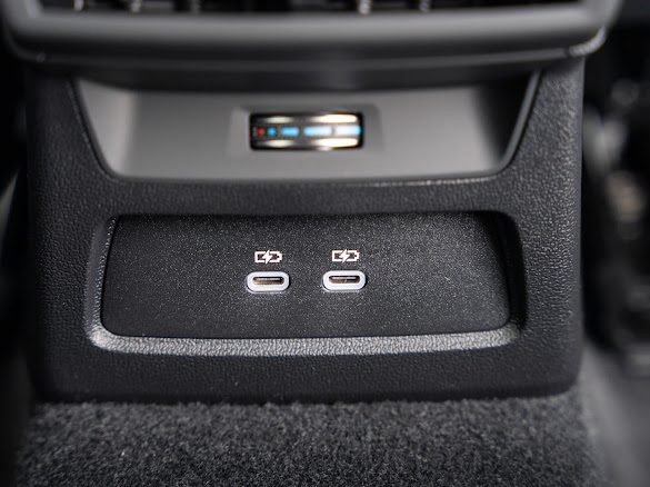 Audi a3 sportback s-line 35 tfsi 150 cv  GRIS DAYTONA pano / sonos / 360 ; 504 par mois