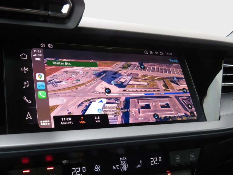 Audi a3 sportback s-line 35 tfsi 150 cv  GRIS DAYTONA pano / sonos / 360 ; 560 par mois