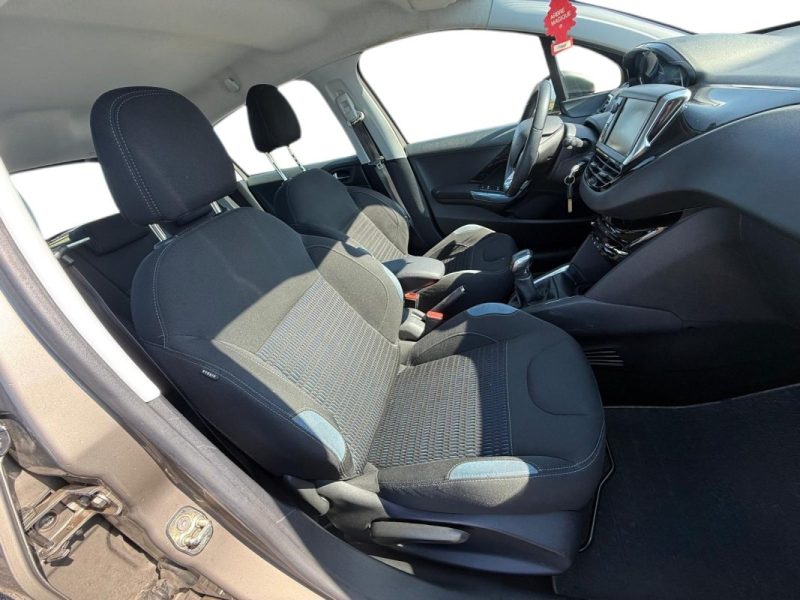 PEUGEOT 208 1.4 HDI 68ch 2.Main --91000km seulement--