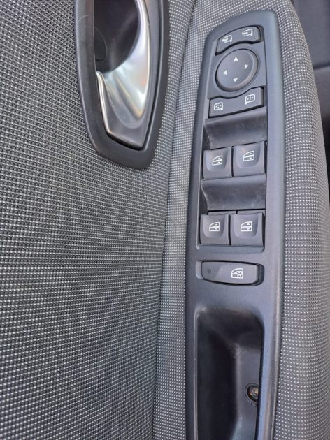 RENAULT MEGANE SCENIC 1.5 DCI 110CH FAP BOSE 2012