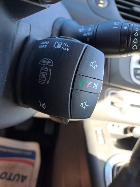 RENAULT MEGANE SCENIC 1.5 DCI 110CH FAP BOSE 2012