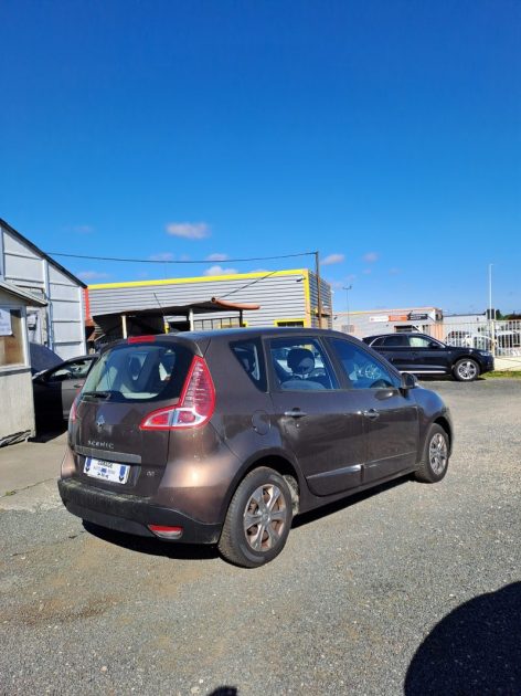 RENAULT MEGANE SCENIC 1.5 DCI 110CH FAP BOSE 2012