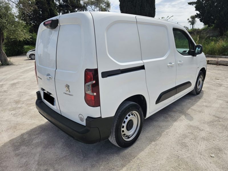 Peugeot Partner /1.6 hdi / 100 Ch / TVA / 3 places / Garantie 12 mois