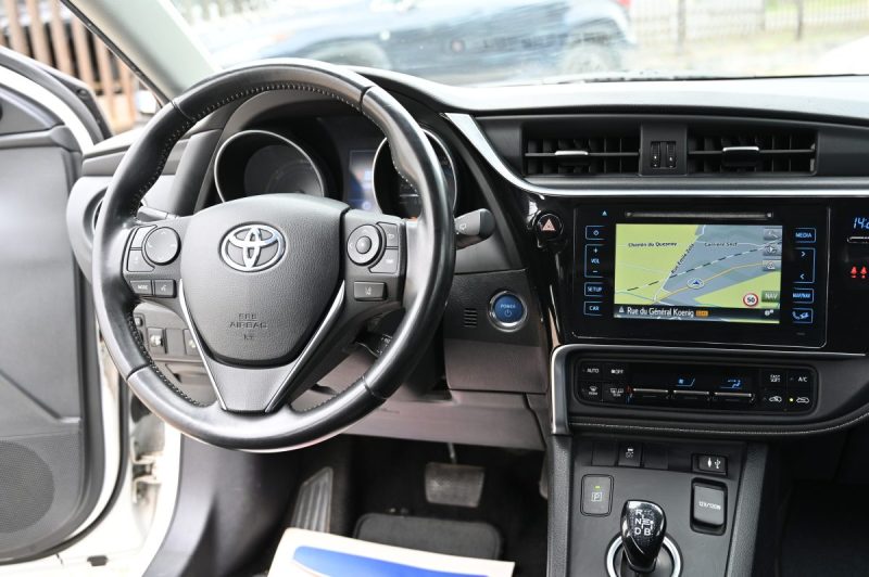 TOYOTA AURIS Hsd 136ch Dynamic 01/2016