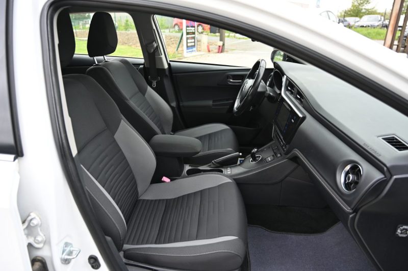 TOYOTA AURIS Hsd 136ch Dynamic 01/2016