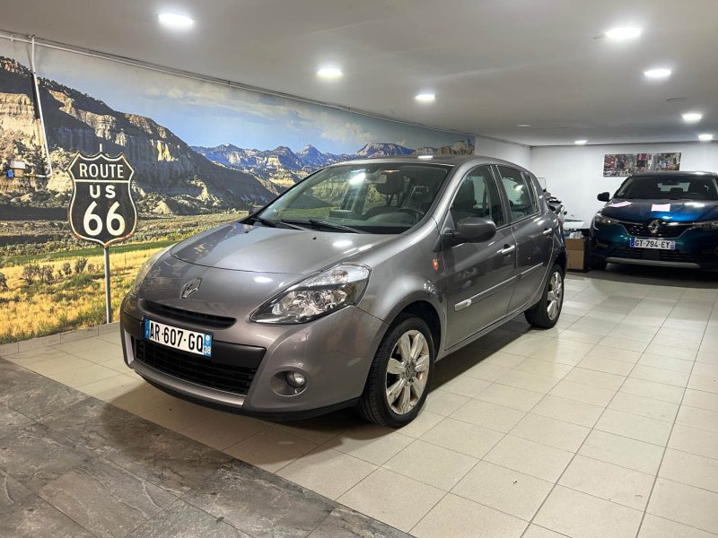 RENAULT CLIO III XV DE FRANCE 1.2 16V 100CH 2010