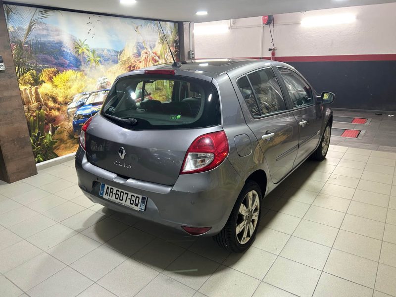 RENAULT CLIO III XV DE FRANCE 1.2 16V 100CH 2010