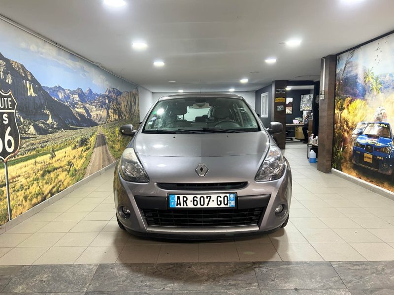 RENAULT CLIO III XV DE FRANCE 1.2 16V 100CH 2010