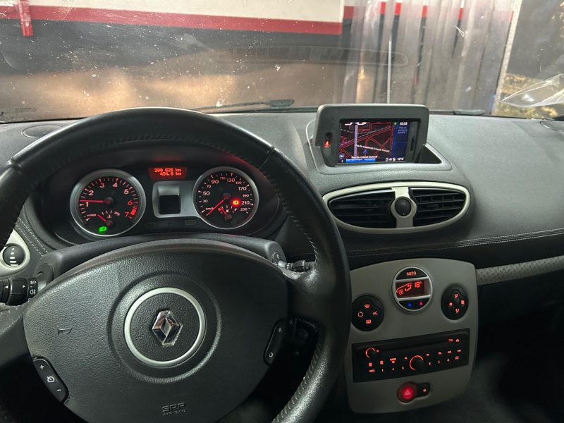 RENAULT CLIO III XV DE FRANCE 1.2 16V 100CH 2010