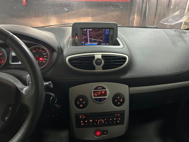 RENAULT CLIO III XV DE FRANCE 1.2 16V 100CH 2010