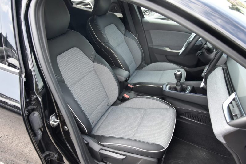 RENAULT CLIO 1.0 TCE 90CH TECHNO + OPTIONS - 17 000 KM 2024