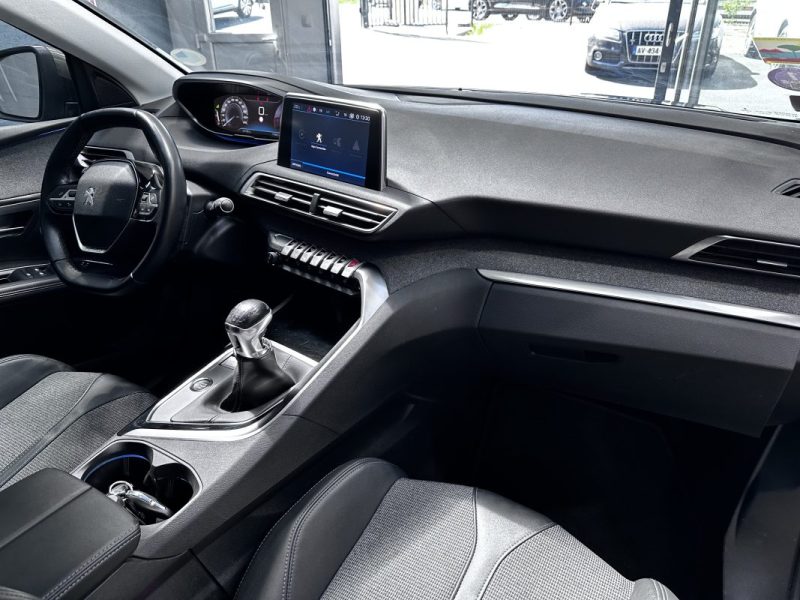 PEUGEOT 5008 II 1.2 130CV ALLURE 