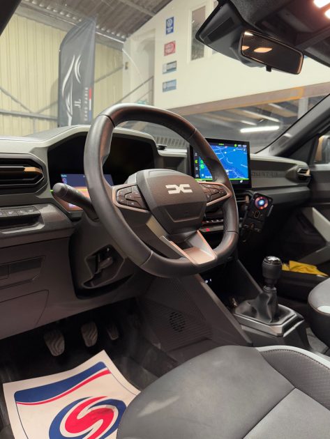 MAGNIFIQUE DACIA DUSTER 2 1.2 TCE 130 EXTREME 4X4 2025 (1ÈRE MAIN, CARPLAY)⭐️⭐️⭐️⭐️⭐️