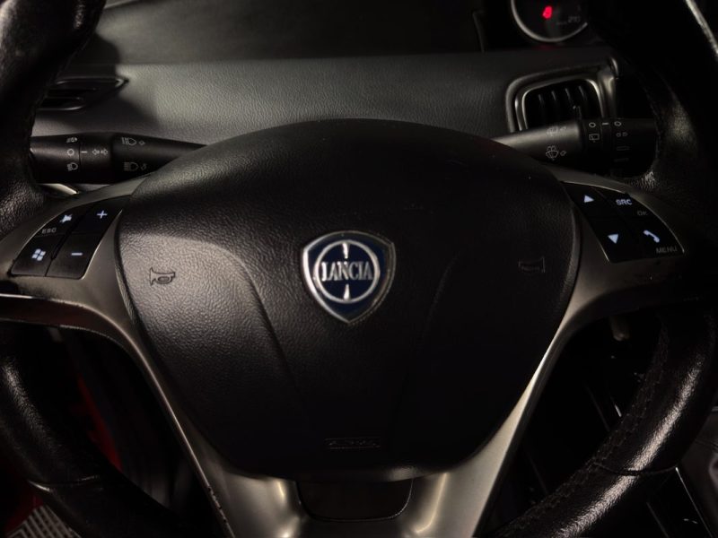 LANCIA YPSILON III 0.9 TWINAIR 85 Cv 5 PORTES / CLIMATISATION AUTOMATIQUE REGULATEUR - GARANTIE 1 AN