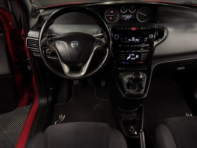 LANCIA YPSILON III 0.9 TWINAIR 85 Cv 5 PORTES / CLIMATISATION AUTOMATIQUE REGULATEUR - GARANTIE 1 AN