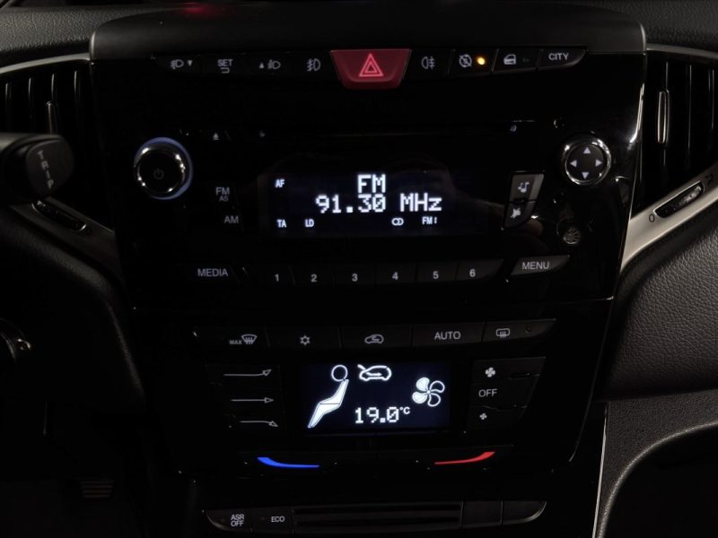 LANCIA YPSILON III 0.9 TWINAIR 85 Cv 5 PORTES / CLIMATISATION AUTOMATIQUE REGULATEUR - GARANTIE 1 AN