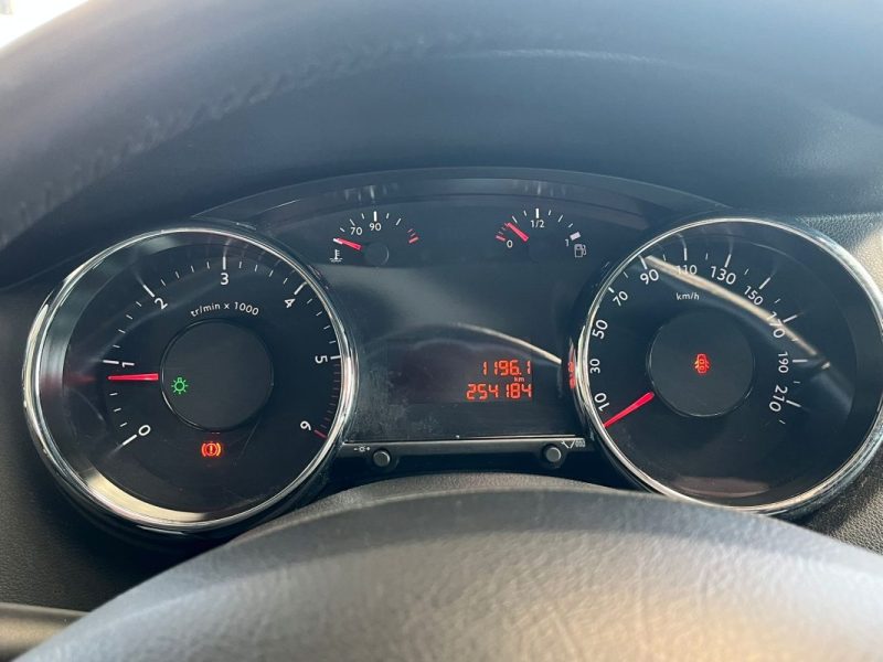 🚗 PEUGEOT 5008 1.6 e-HDI 112ch ⚙️ ACTIVE BMP6  Radar recul 📡 Régulateur 🚀 Bluetooth