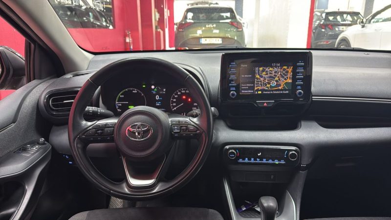 TOYOTA YARIS 4 HYBRIDE BERLINE 116cv FRANCE BUSINESS/1 ERE MAIN/TVA RECUPERABLE